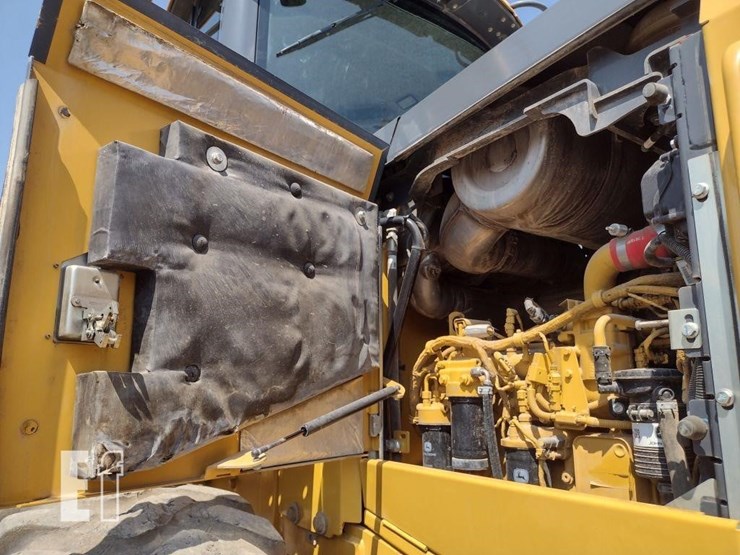 2017-deere-524kii-image-19
