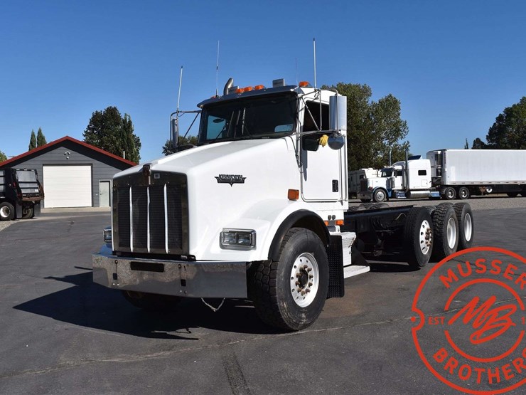 1999-kenworth-t800b-image-1