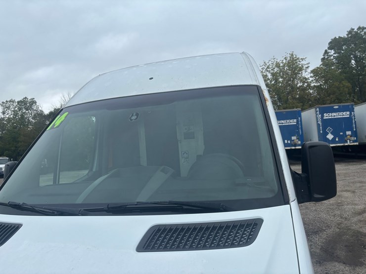 #2333-•-2014-mercedes-sprinter-van-image-12