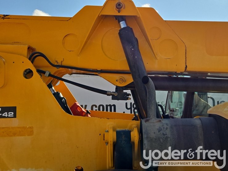2017-jcb-507-42-image-35