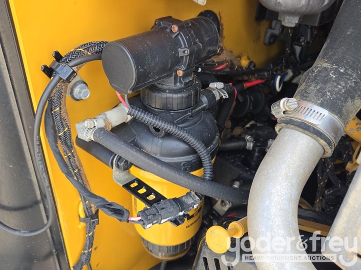 2023-caterpillar-259d3-image-38