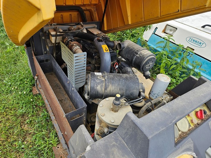 #2074-•-atlas-copco-dias-185-air-compressor-image-12