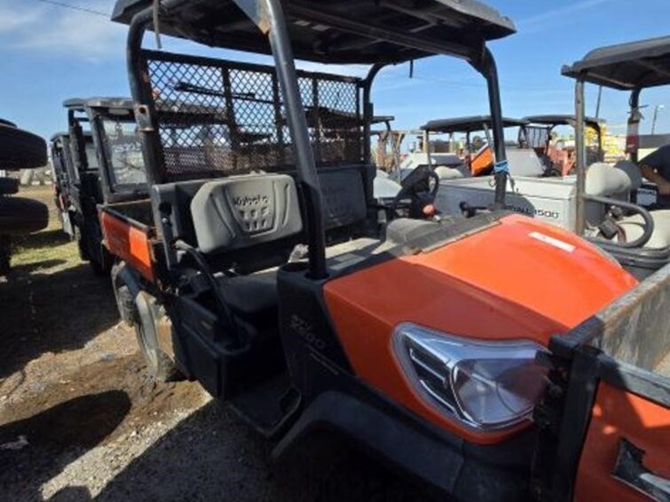 2023-kubota-rtvx900g-image-2