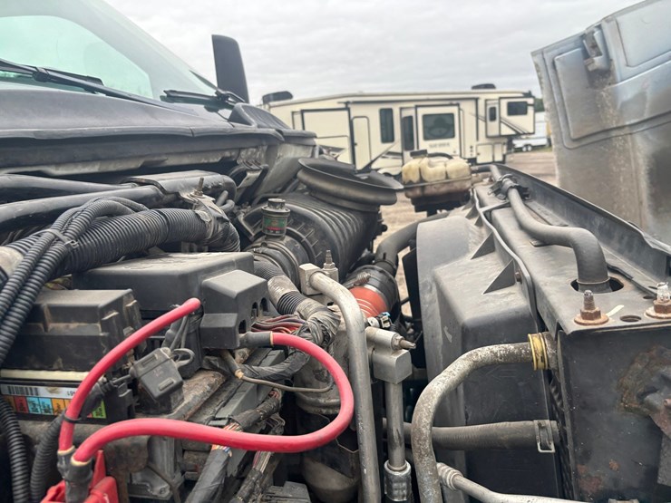 2009-gmc-7500-image-25