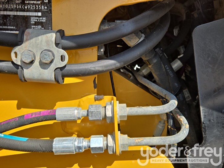 2023-caterpillar-259d3-image-33