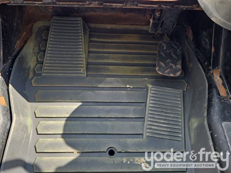 2023-caterpillar-259d3-image-49
