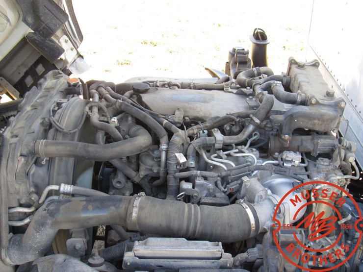 2014-isuzu-npr-image-21