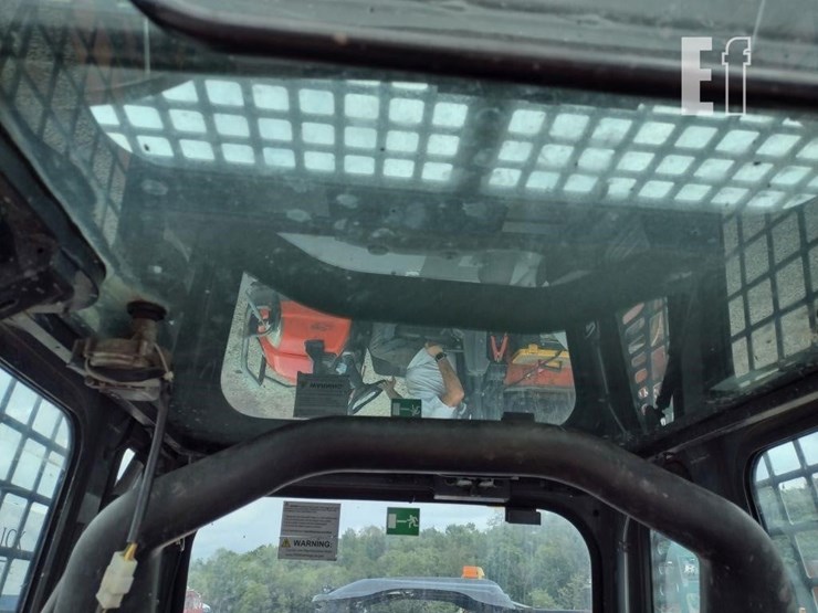 2019-takeuchi-tl8-image-11