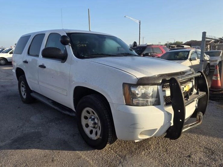 2013-chevrolet-tahoe-image-2