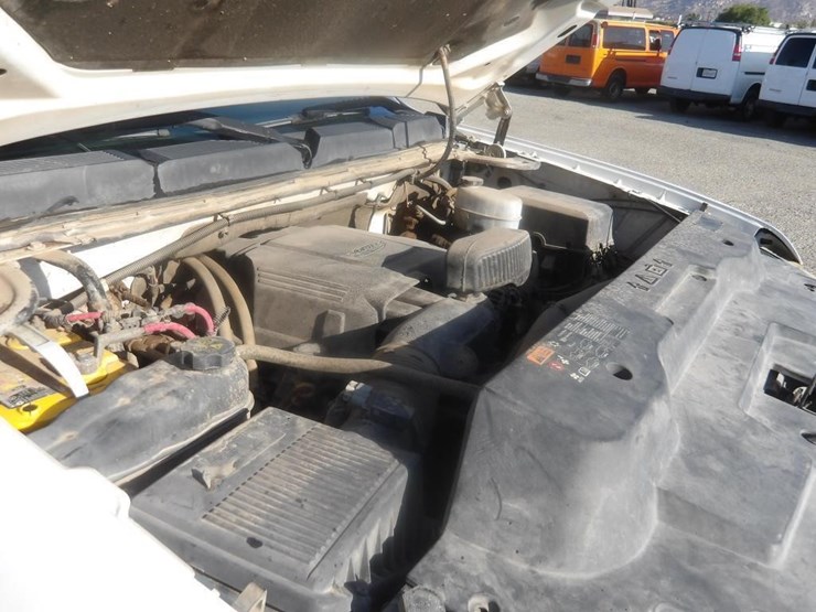 2011-chevrolet-2500-image-9