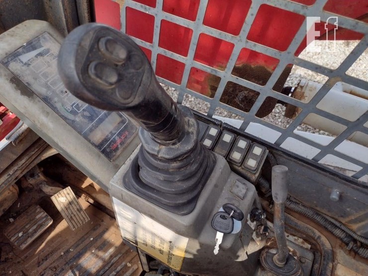 2014-takeuchi-tl10-image-8