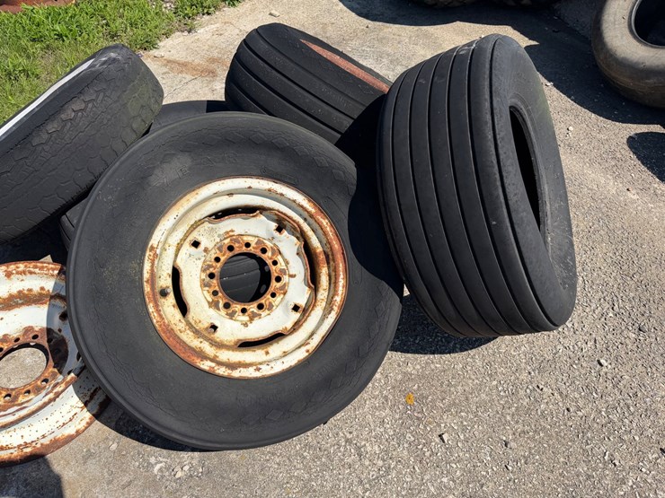 #2529-•-tires-&-rims-assortment-image-4