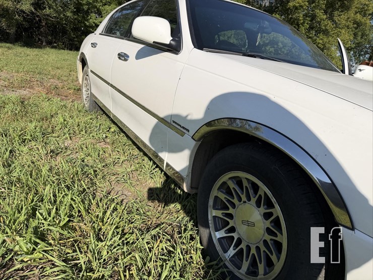 2001-lincoln-image-24