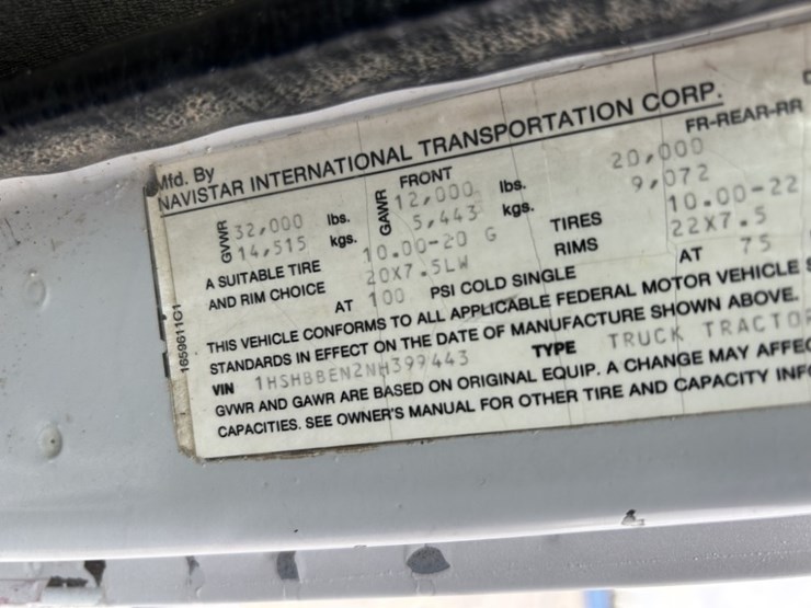 1992-international-8100-image-16