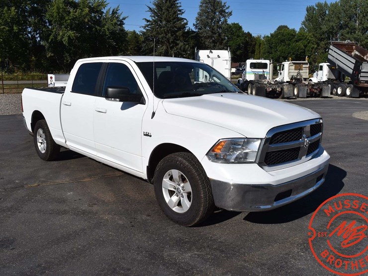 2020-ram-1500-slt-image-9
