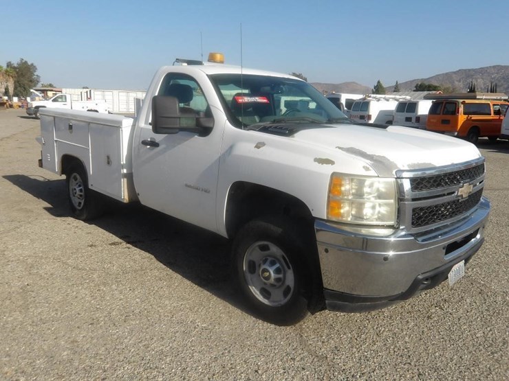 2011-chevrolet-2500-image-3