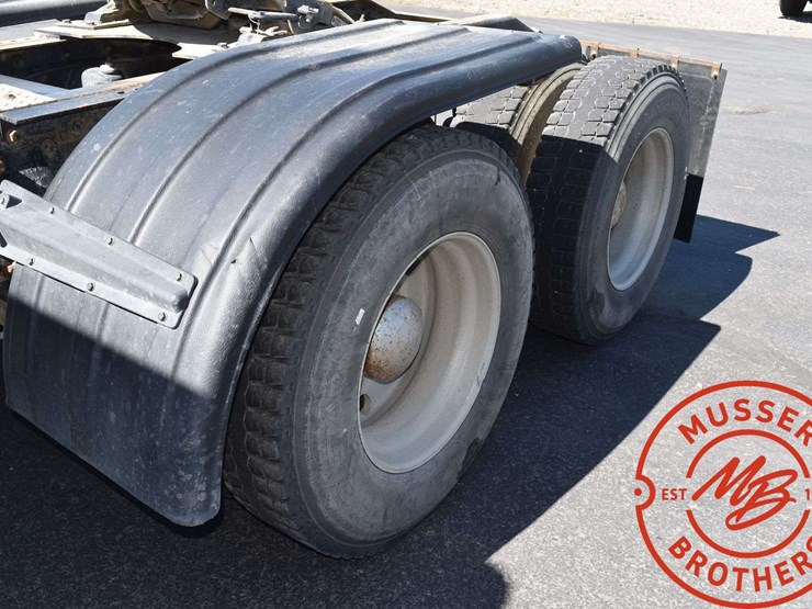 2003-peterbilt-378-image-18