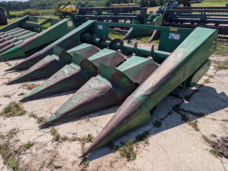john-deere-444-image-1