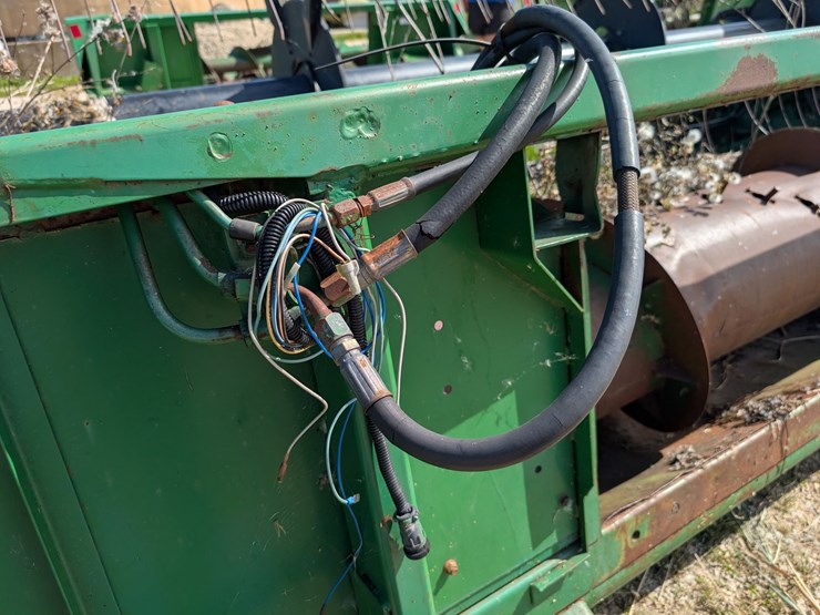 #2473-•-john-deere-13'-grain-head-image-12