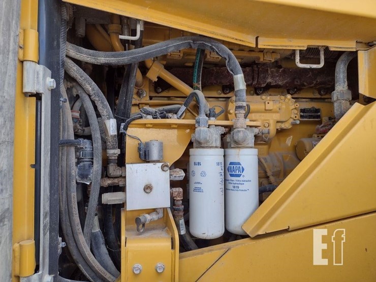 2019-deere-744kii-image-32