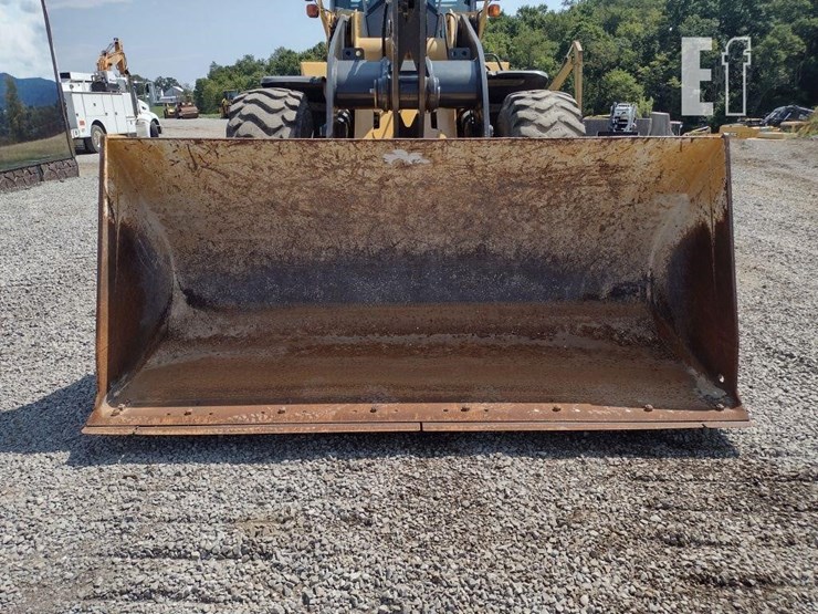 2017-deere-524kii-image-24