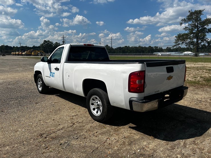 2013-chevrolet-1500-image-3