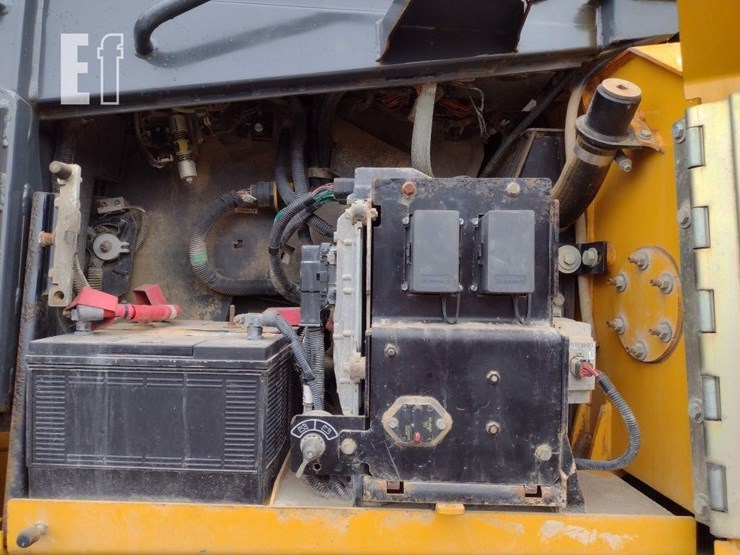 2015-deere-700k-xlt-image-21