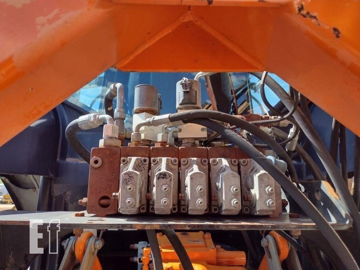 new-holland-ts115a-image-42