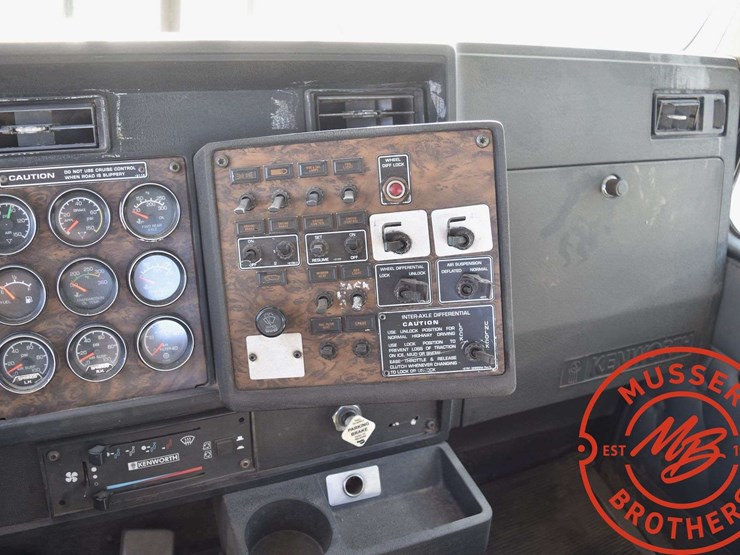 1999-kenworth-t800b-image-36