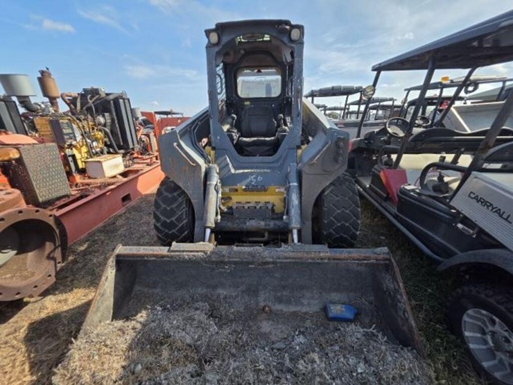 2018-deere-332g-image-6