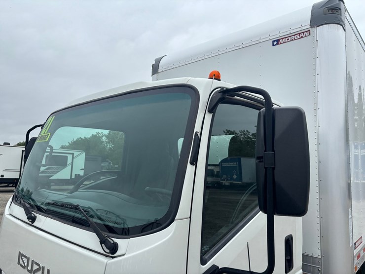 #2332-•-2021-isuzu-16'-box-truck-image-10