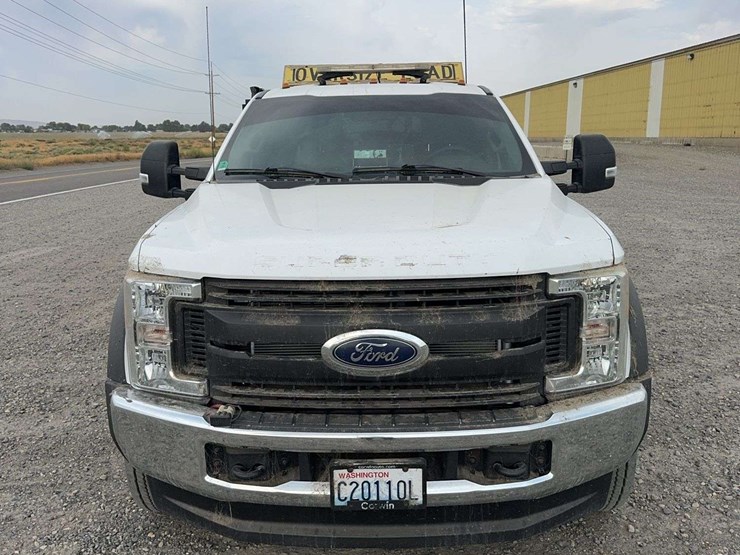 2017-ford-f550-image-8