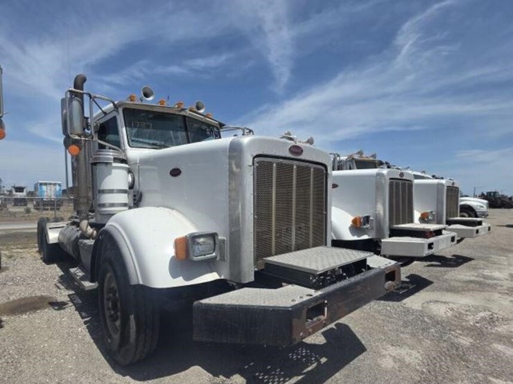 2018-peterbilt-367-image-2