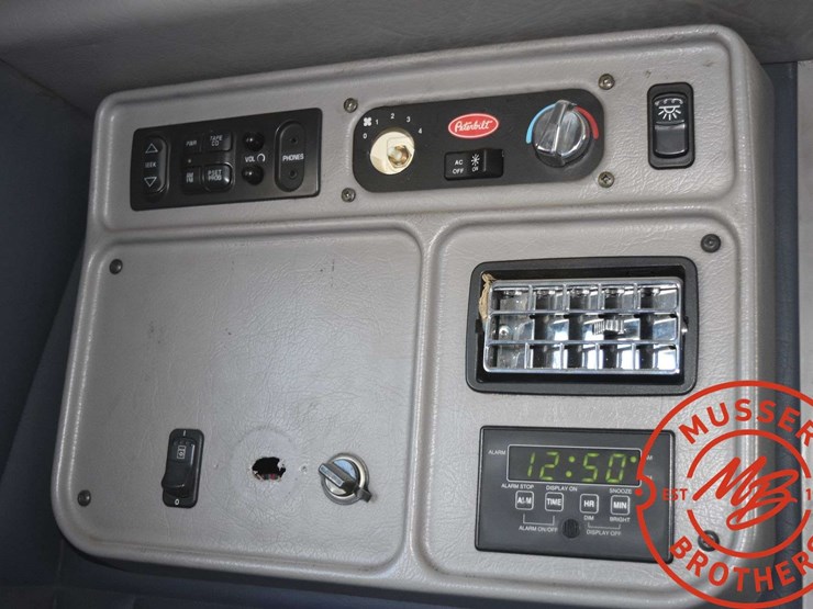 2005-peterbilt-379-image-66