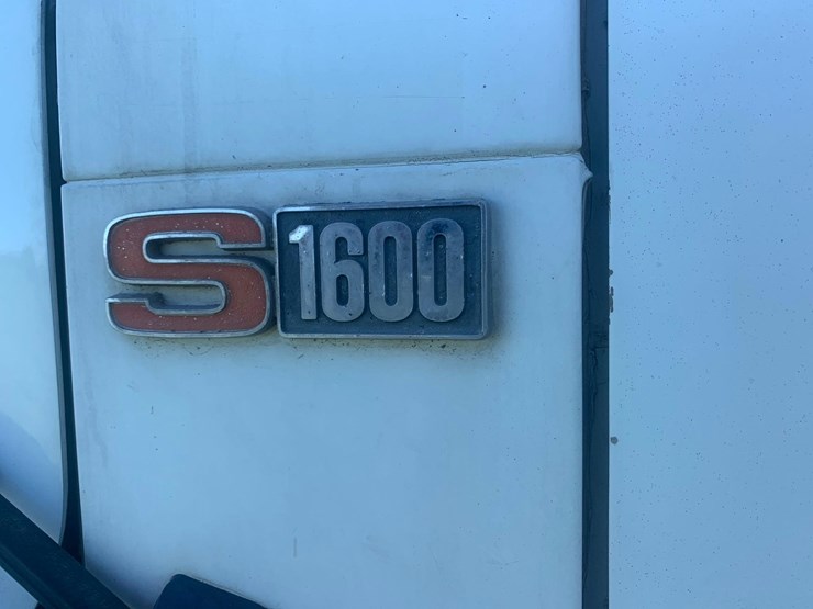 1986-international-s1600-image-15