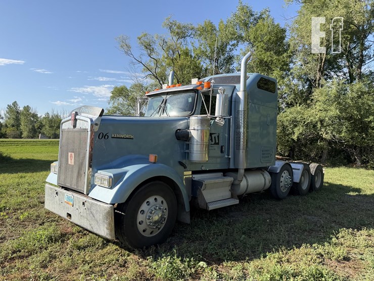 2006-kenworth-w900-image-1
