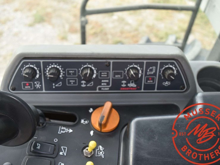 2011-gleaner-s77-image-44