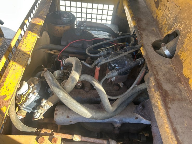 caterpillar-422s-image-32