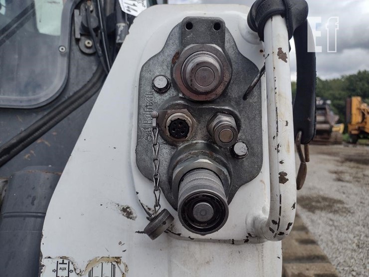 bobcat-t870-image-25