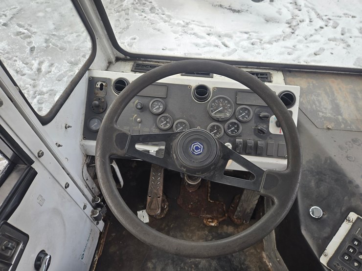 2011-capacity-tj5000dr-image-46