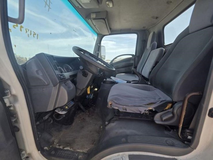 2017-isuzu-jale5w16xh7304211-image-6