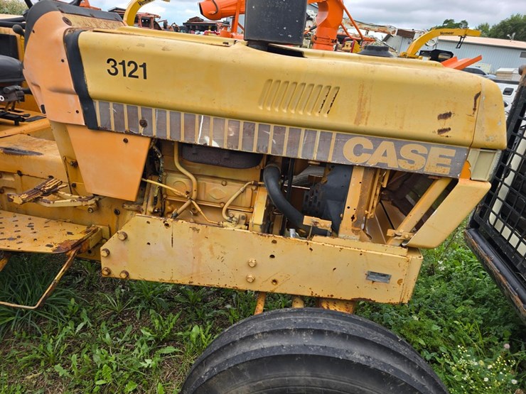 #2038-•-case-380b-tractor-image-8