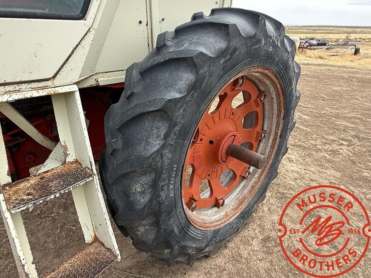 1968-international-756-farmall-tractor-image-12