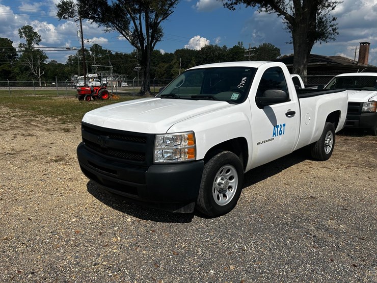 2013-chevrolet-1500-image-1