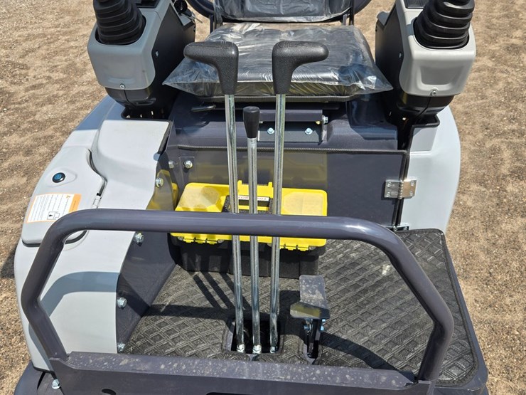 #2218-•-(edmore)me18-mini-excavator-(gas)-image-3