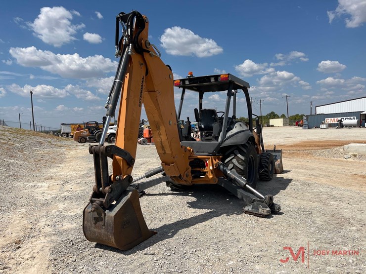 2021-case-580n-ep-loader-backhoe-image-2