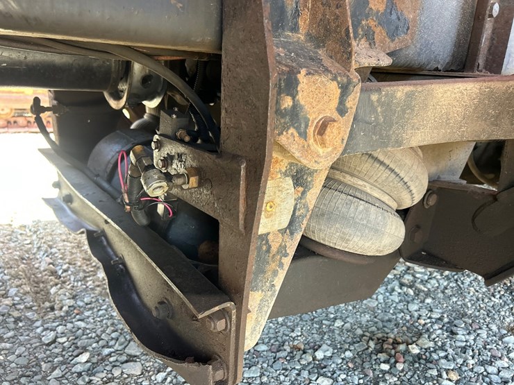 2020-international-hv613-image-30