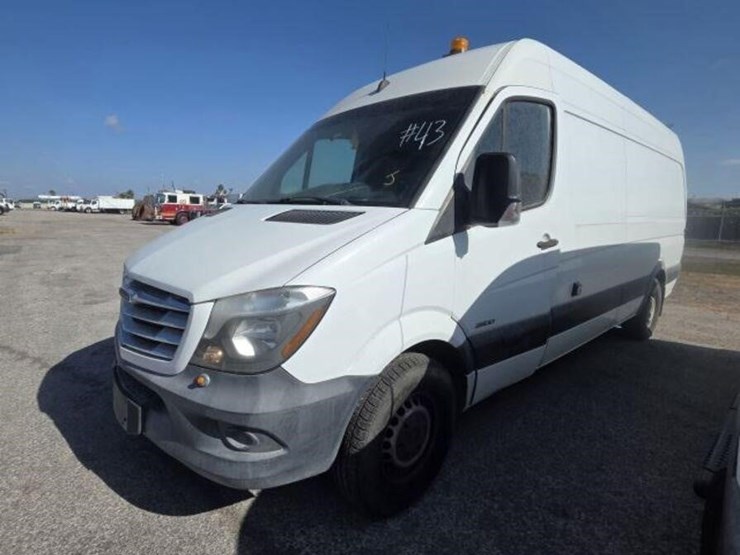 2016-freightliner-sprinter-wdype8cd2gp249841-image-1
