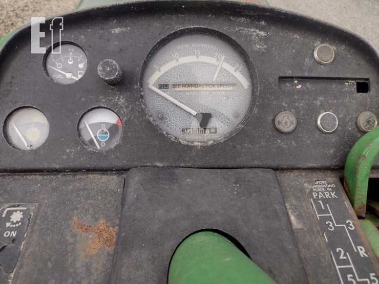 john-deere-2520-image-7