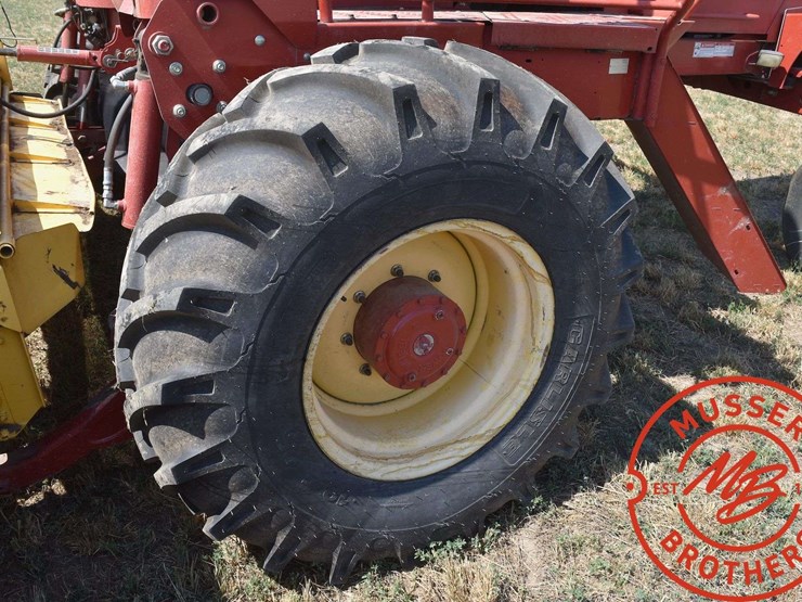 2010-new-holland-h8040-image-26